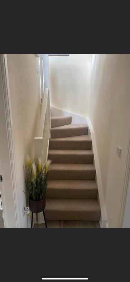 2 Bedroom Duplex Apartment Bawtry Luaran gambar